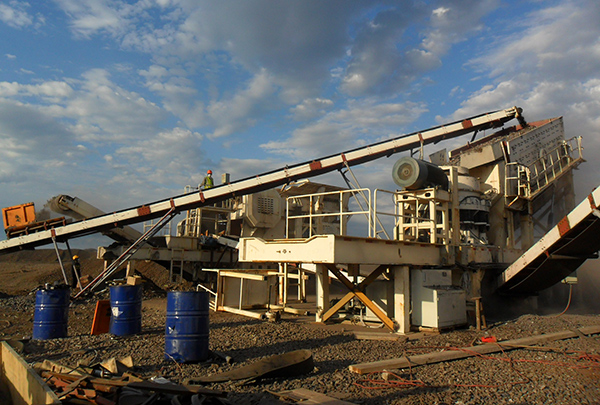 Shanghai-VOSTOSUN-150TPH-Mobile-Crusher-Plant-in-Namibia-(4)